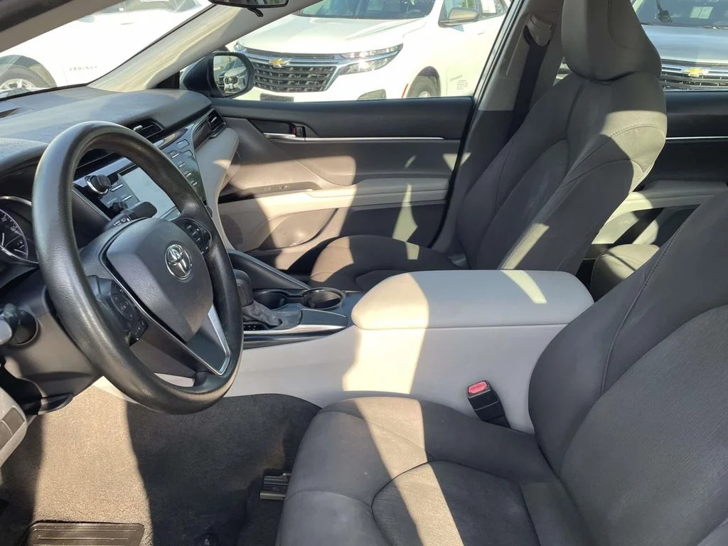 Used 2020 Silver Toyota LE image 19
