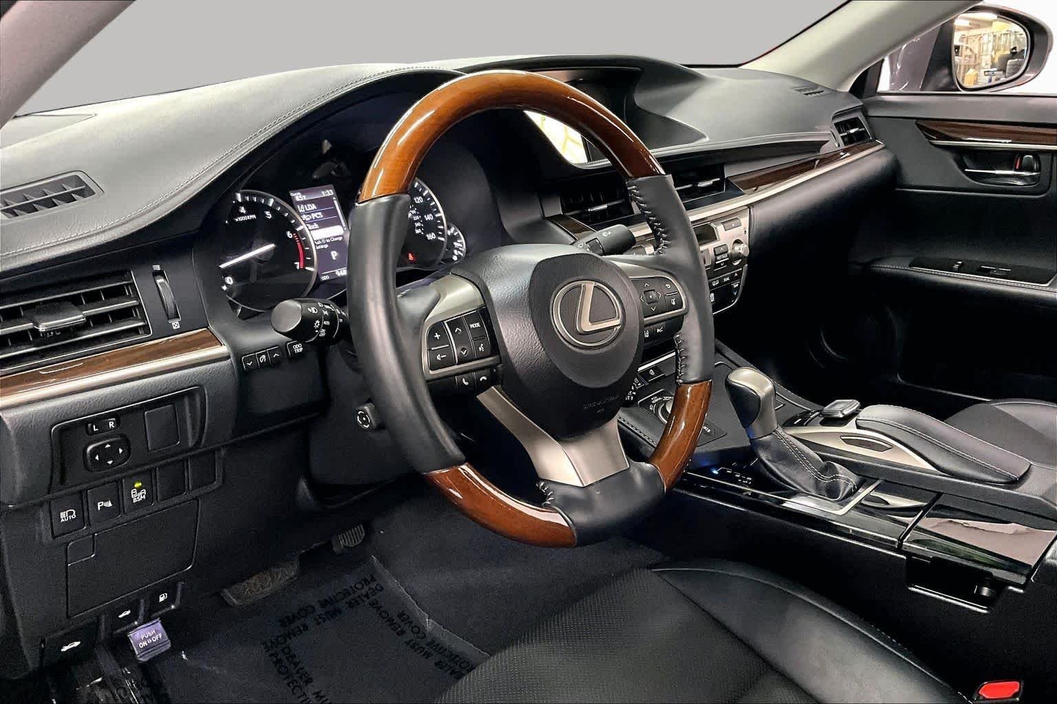 Used 2016 Nebula Gray Pearl Lexus  image 17