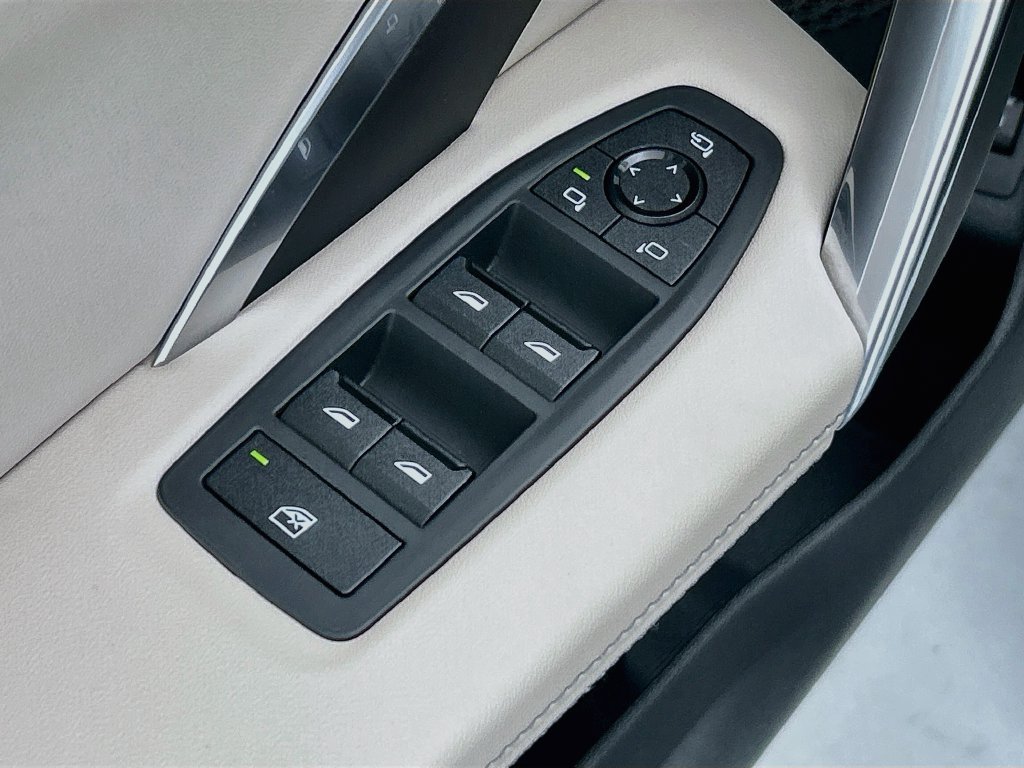 Certified Used 2024 Alpine White BMW xDrive28i image 21