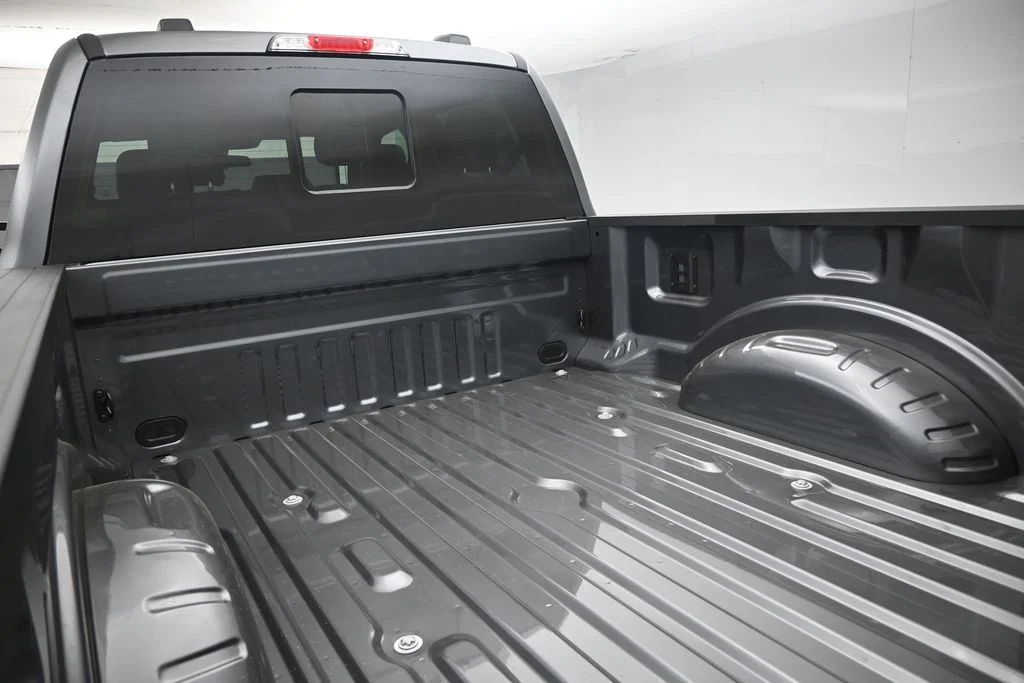 New 2026 Carbonized Gray Metallic Ford XLT image 20