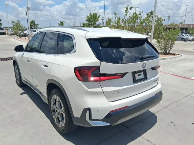 Used 2024 White BMW xDrive28i image 4