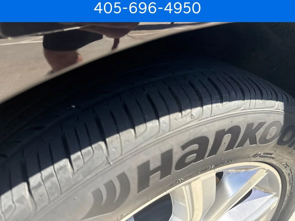 Pre-Owned 2024 Ford Edge Titanium
