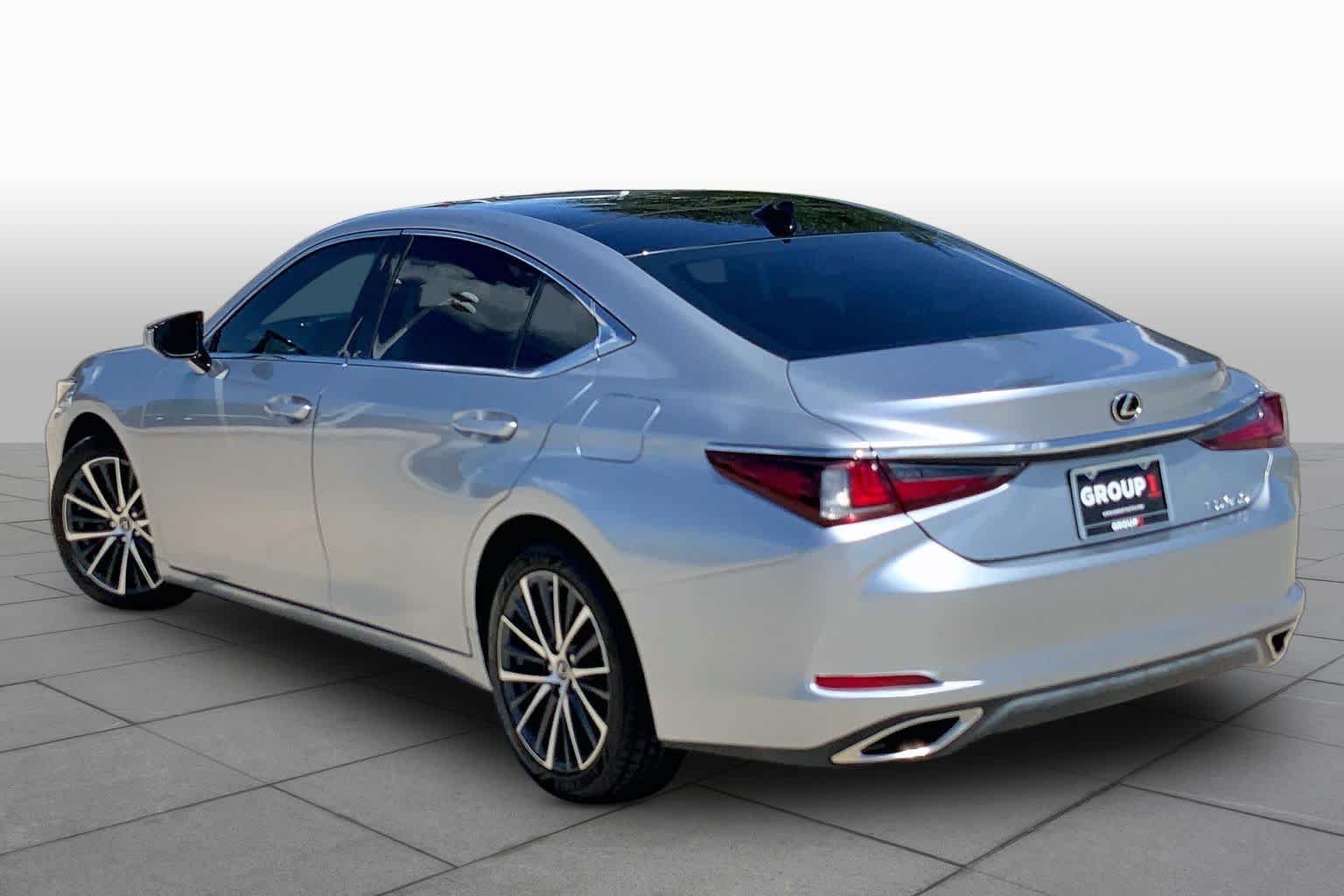 Used 2022 Iridium Lexus  image 11