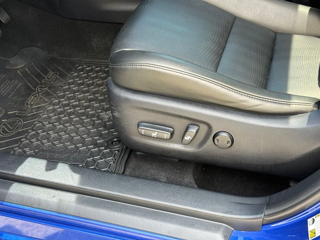 Used 2013 Blue Lexus 200h image 21