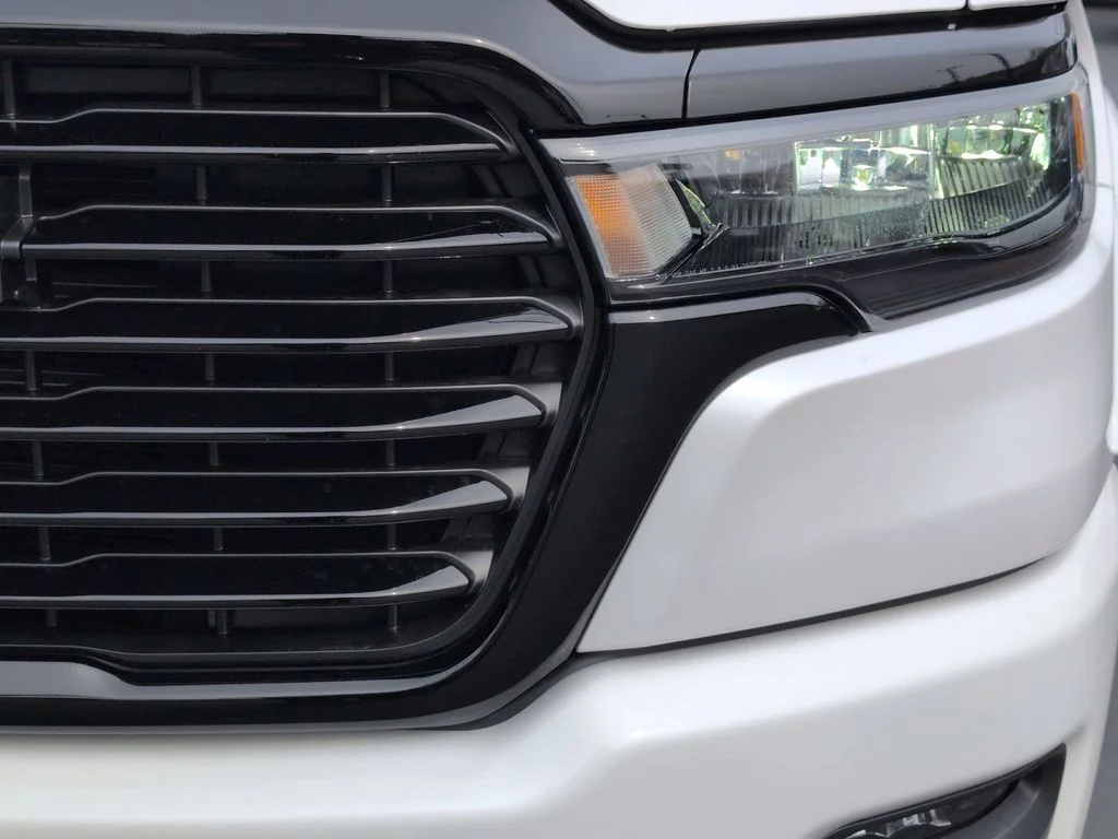 New 2026 Ivory White Tri-Coat Pearl-Coat Exterior Paint RAM Laramie image 10