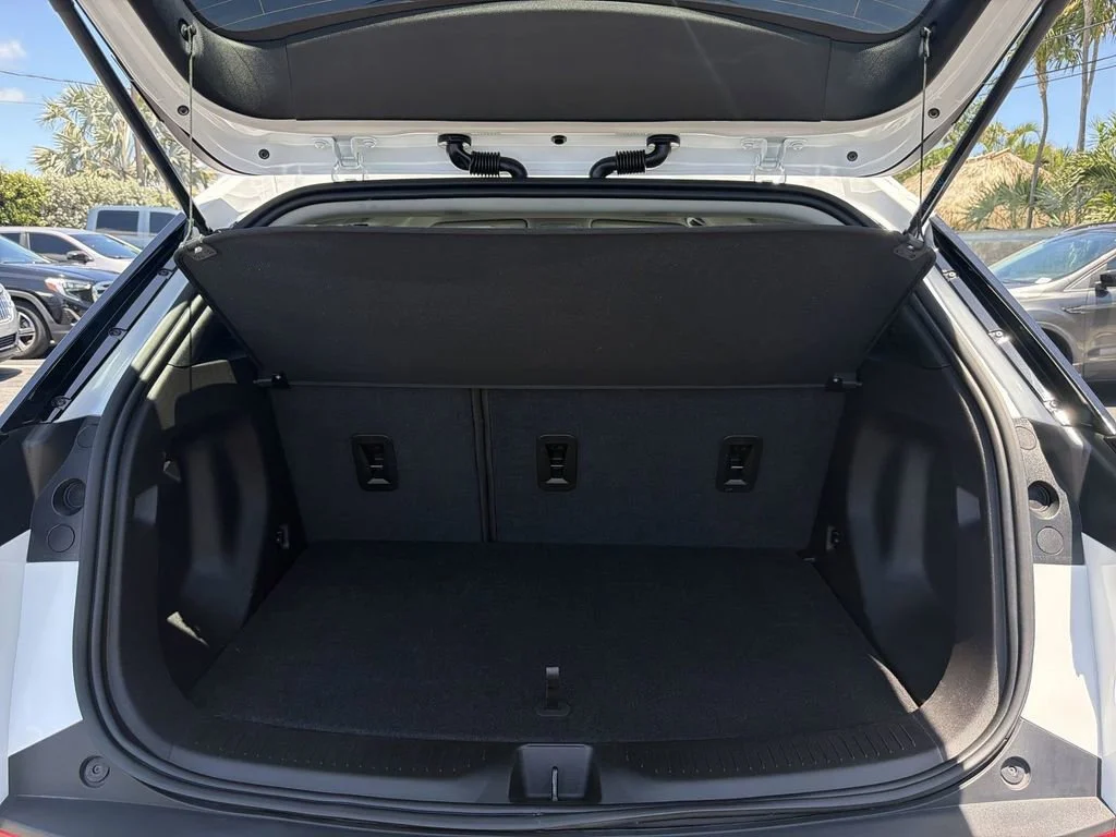 Used 2023 Summit White Chevrolet LT image 33