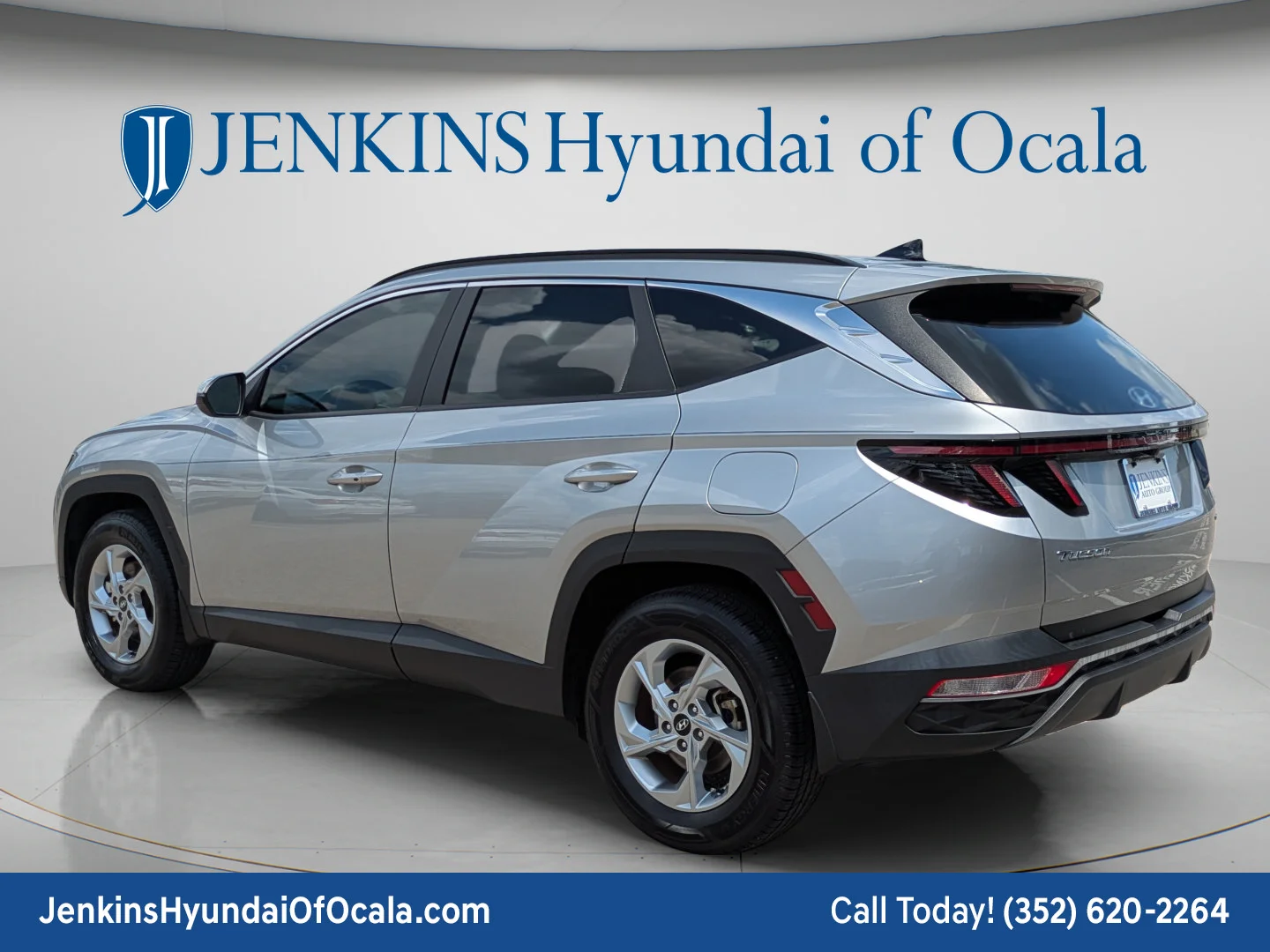 Used 2022 Shimmering Silver Hyundai SEL image 5