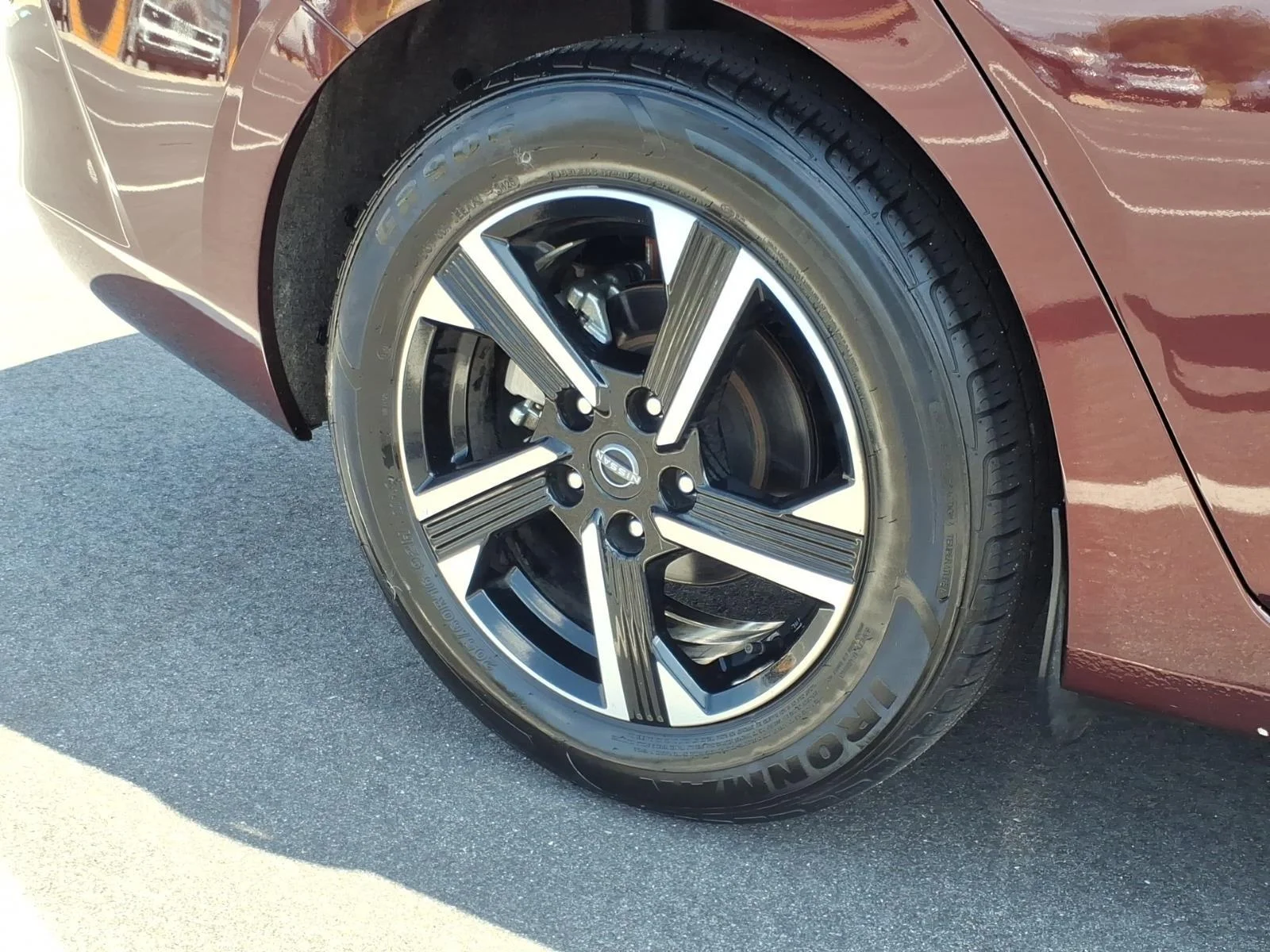Used 2025 Rosewood Metallic Nissan SV image 11