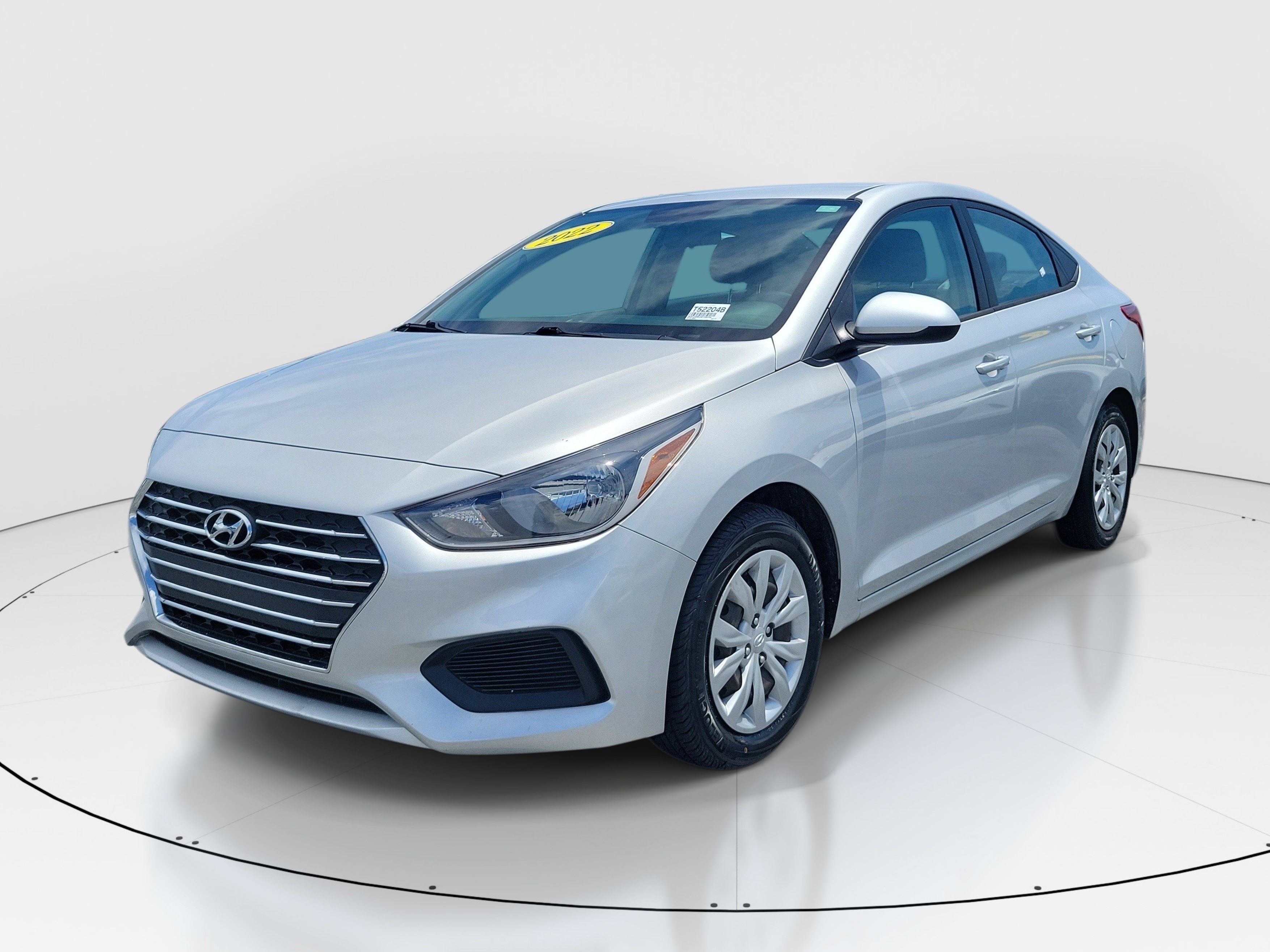 Used 2022 Olympus Silver Hyundai SE image 3