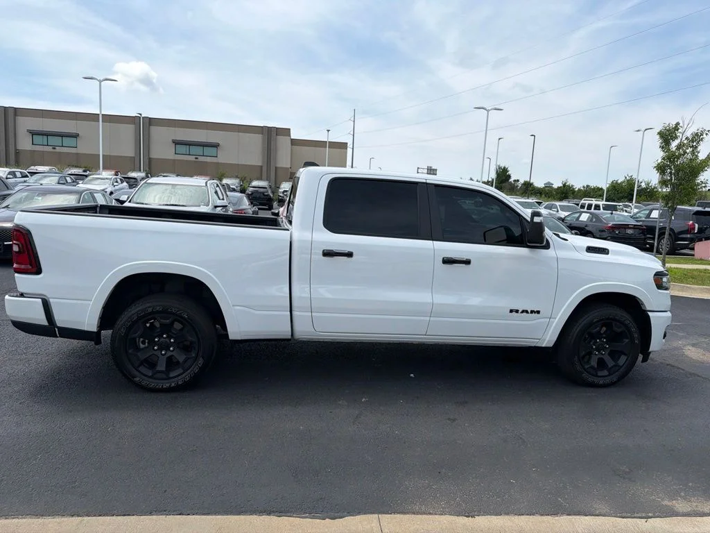 Used 2025 White Ram Big Horn/Lone Star image 8
