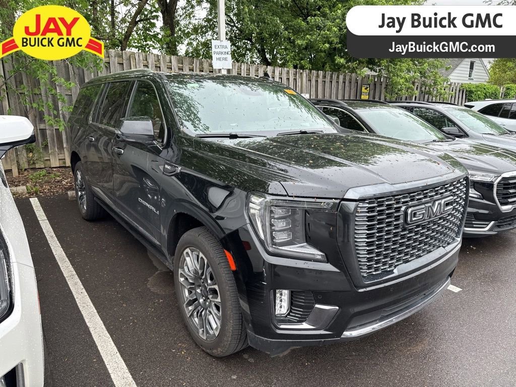 2023 GMC Yukon Denali Ultimate AWD's photo