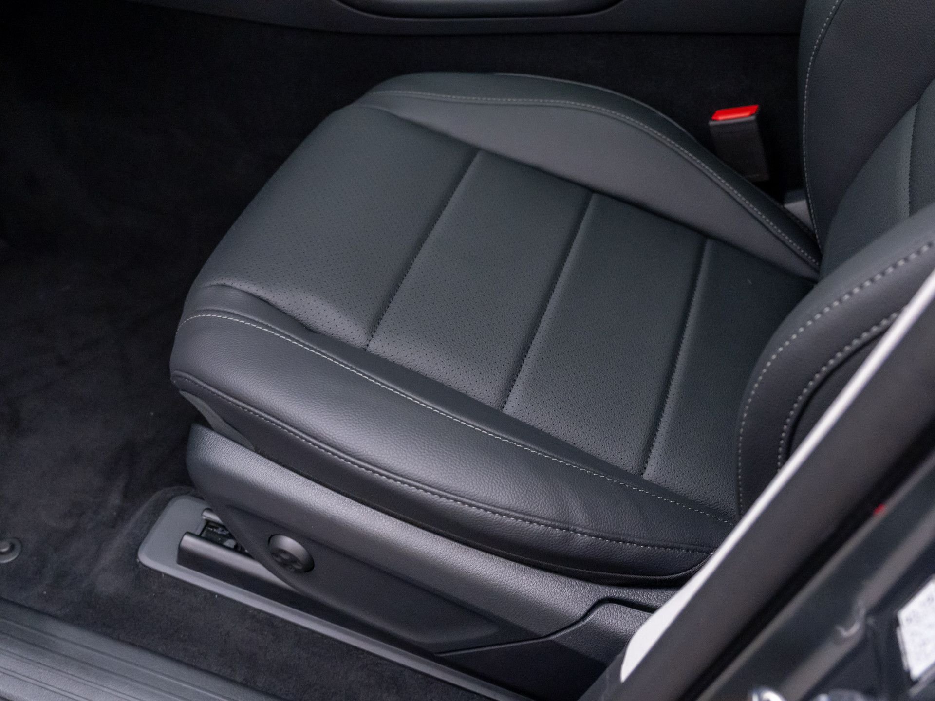 New 2026 Selenite Grey Metallic Mercedes-Benz GLS 450 image 16