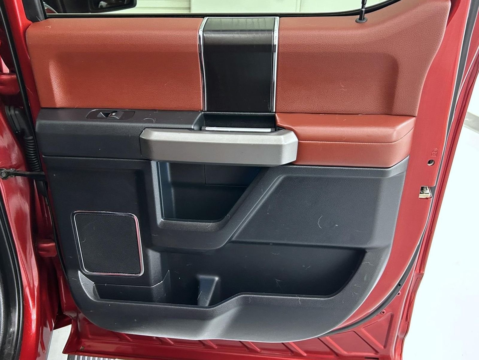 Used 2019 Red Ford Platinum image 18