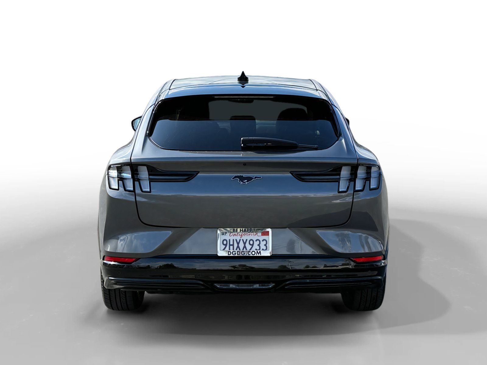 Used 2023 Gray Metallic Ford Premium image 4