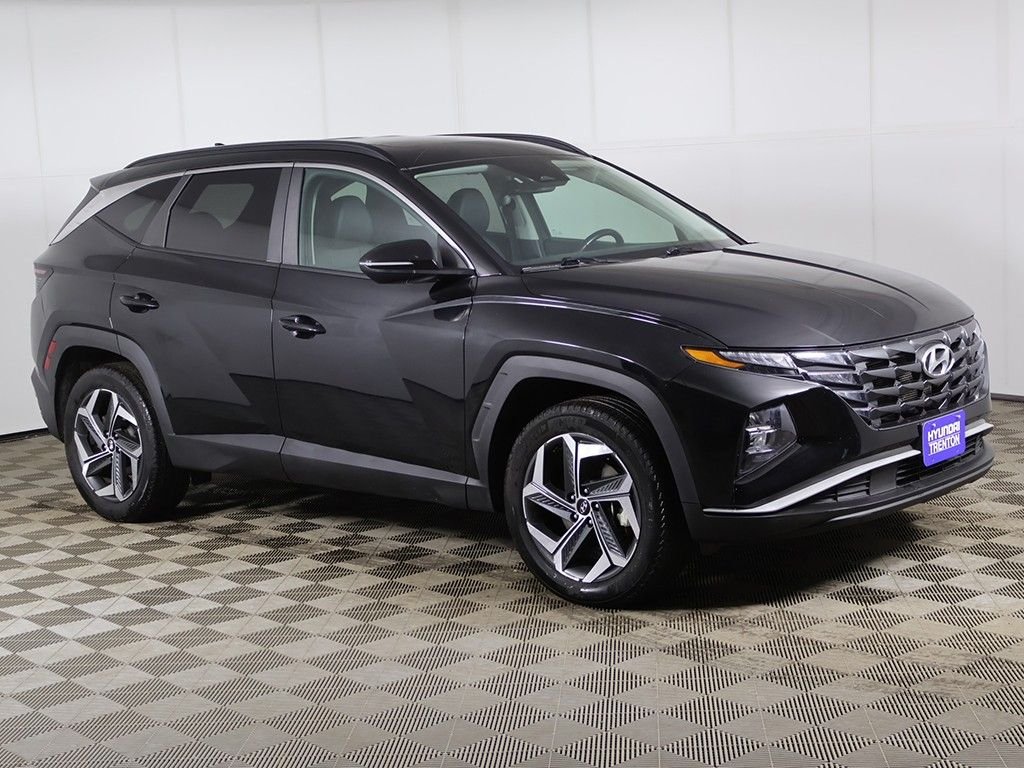 Certified Used 2024 Black Hyundai SEL image 2