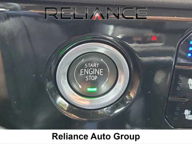 Used 2023 Silver GMC SLT image 28