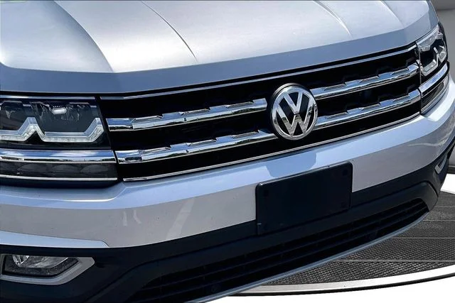 Used 2019 Reflex Silver Metallic Volkswagen SEL image 34