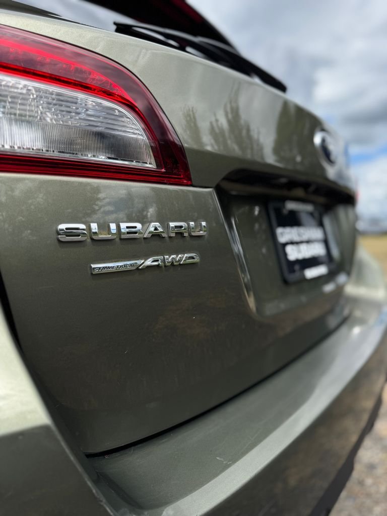 Used 2017 Wilderness Green Metallic Subaru 2.5i Premium image 38