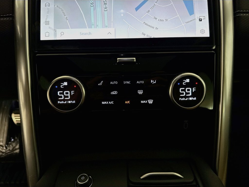 New 2026 Santorini Black Land Rover Dynamic SE image 16