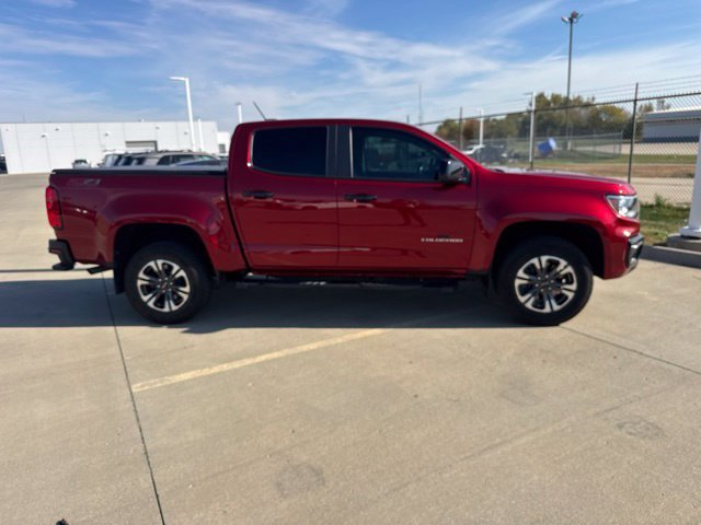 Used 2022 Red Chevrolet Z71 image 3