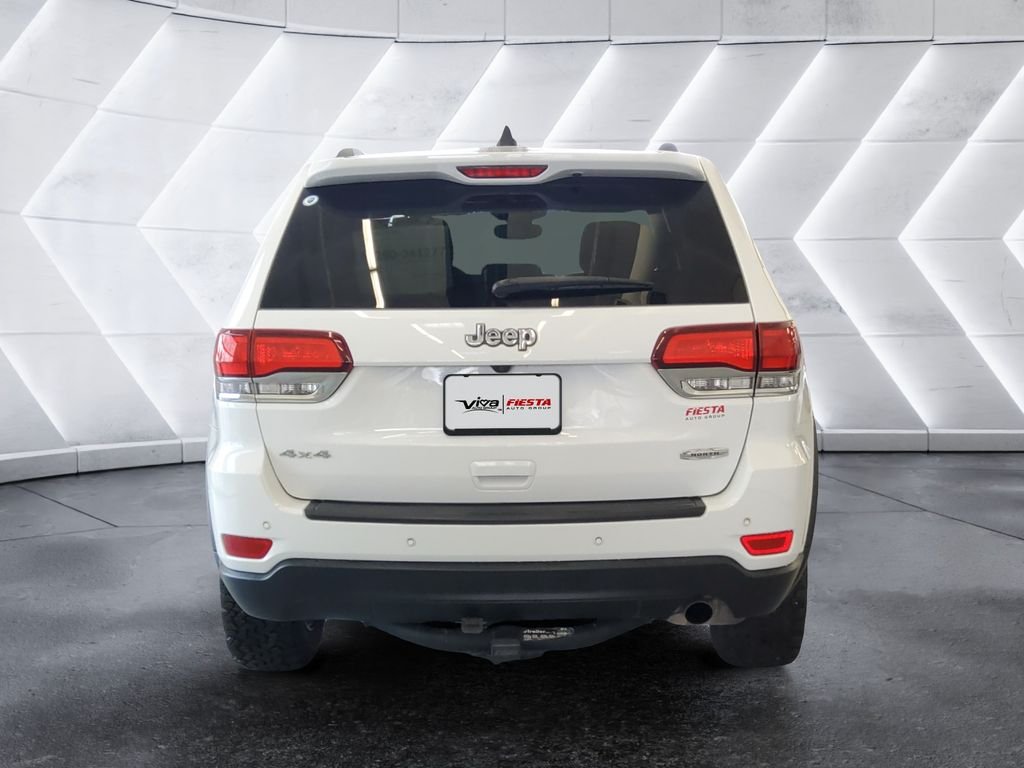Used 2020 White Jeep Laredo image 5