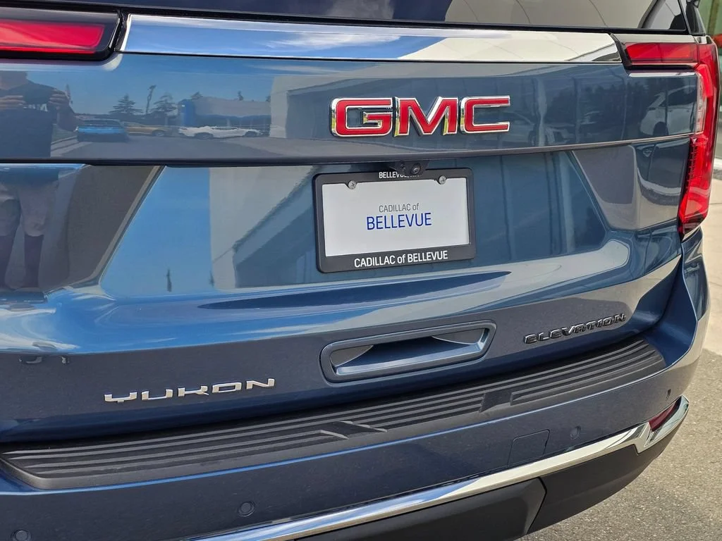 Used 2025 Downpour Metallic GMC Elevation image 15