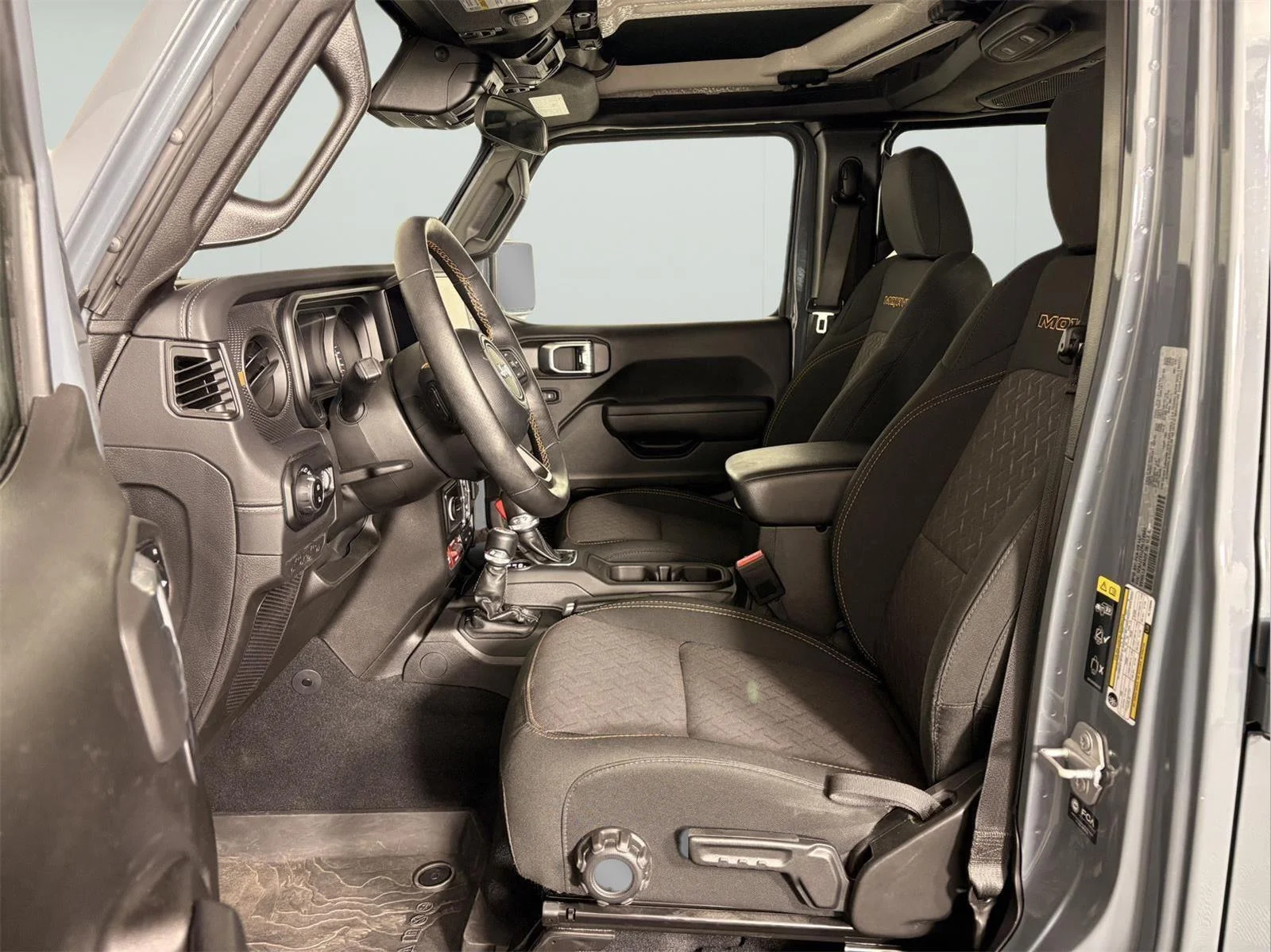 Used 2024 Anvil Clear Coat Jeep Mojave image 12