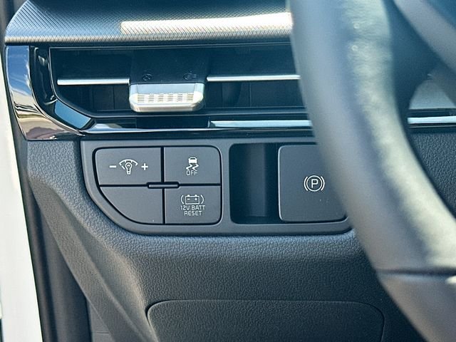 New 2026 Snow White Pearl Kia S image 10