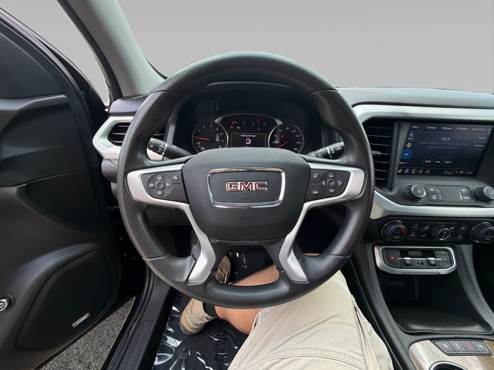 2023 GMC Acadia SLE - Photo 13