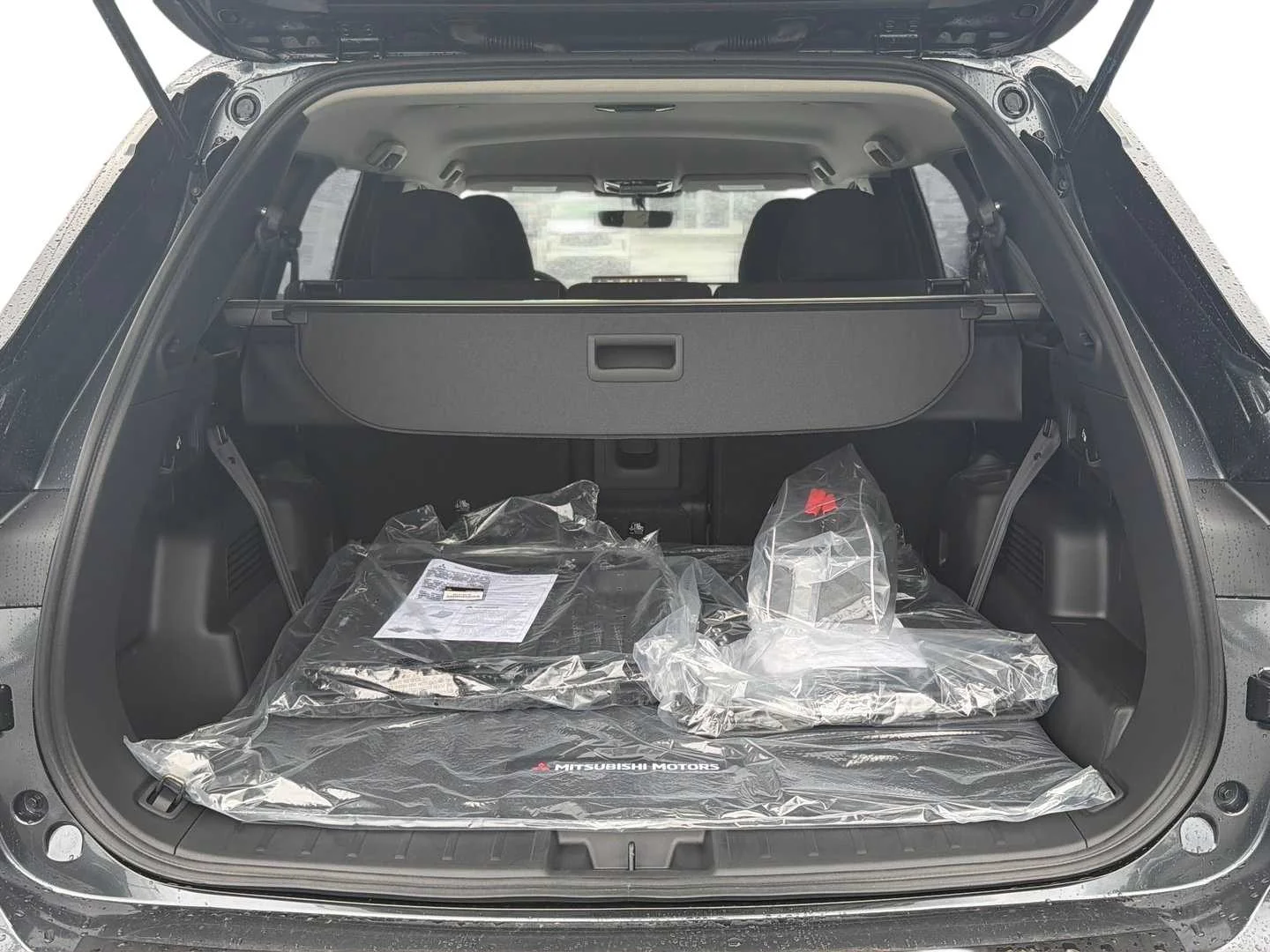 New 2026 Graphite Gray Mitsubishi ES 1.5T S-AWC image 10