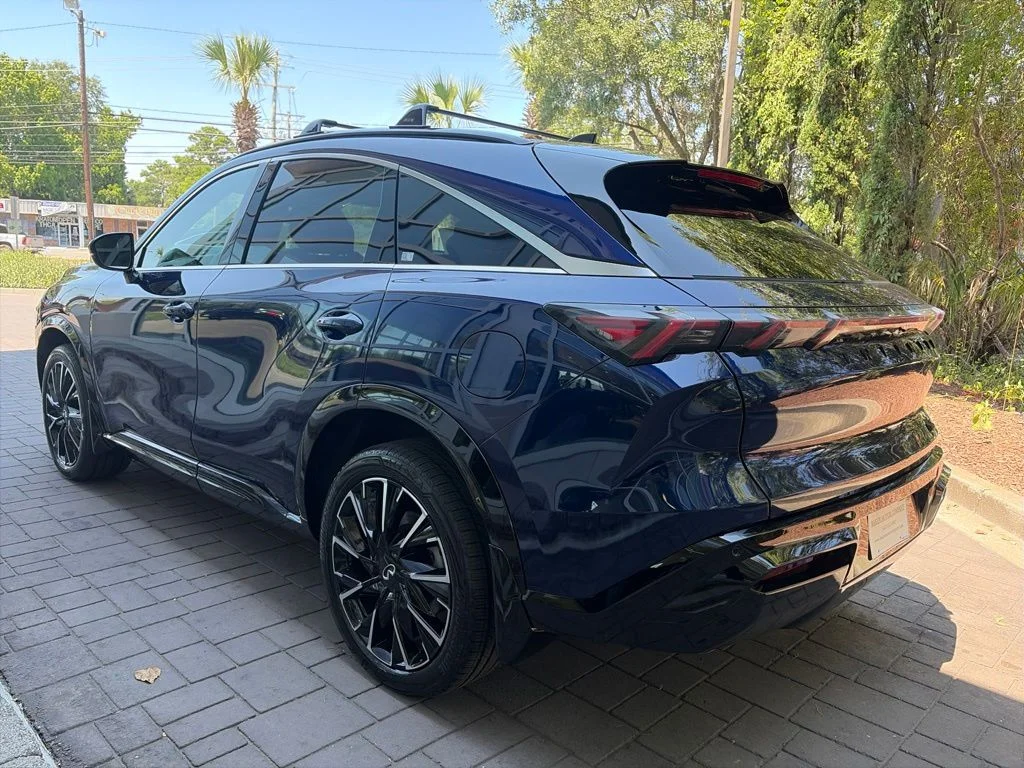 New 2027 GRAND BLUE INFINITI AUTOGRAPH image 2