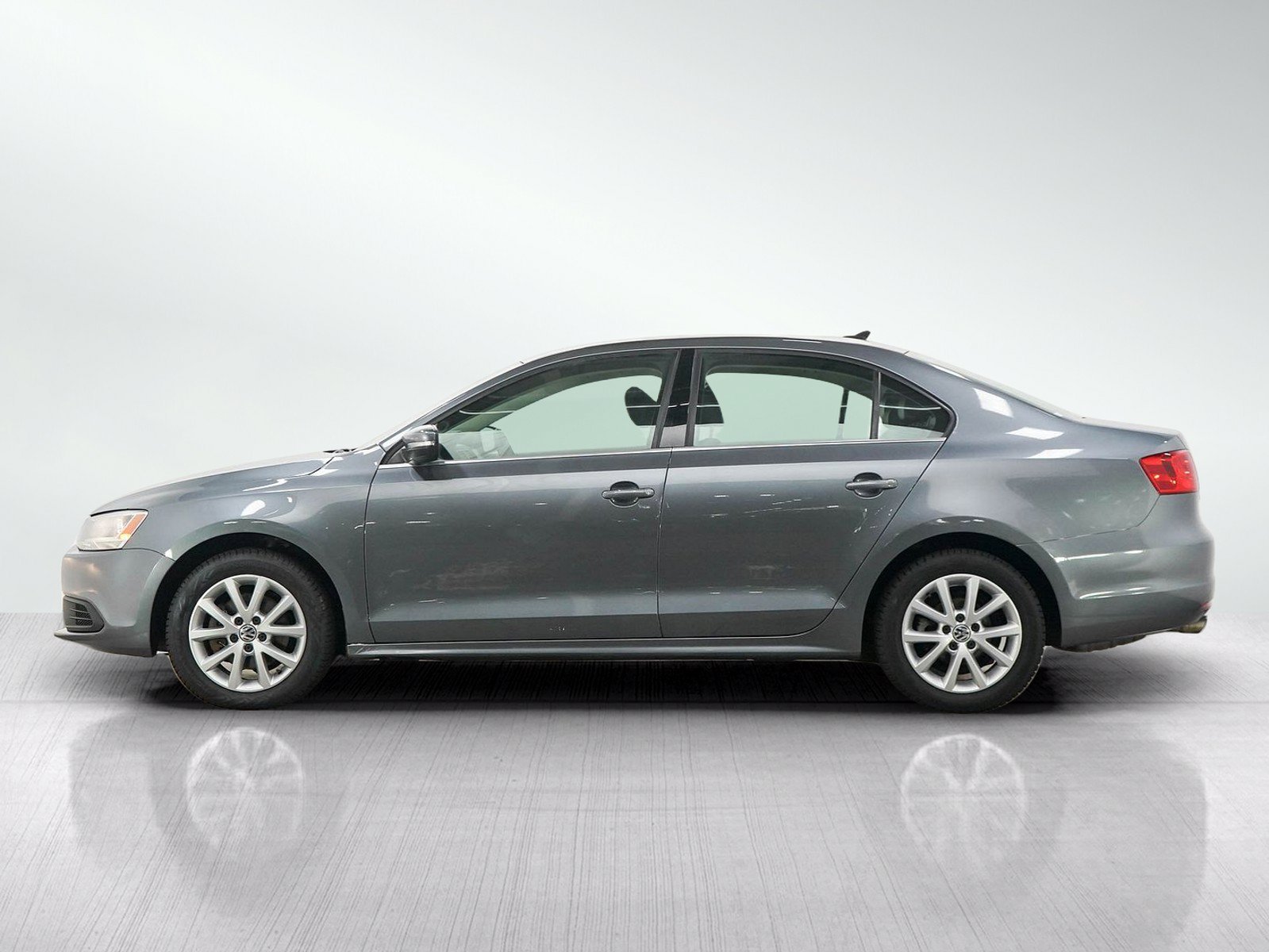 Used 2014 Volkswagen Jetta SE with VIN 3VWD17AJ1EM265543 for sale in Burnsville, Minnesota
