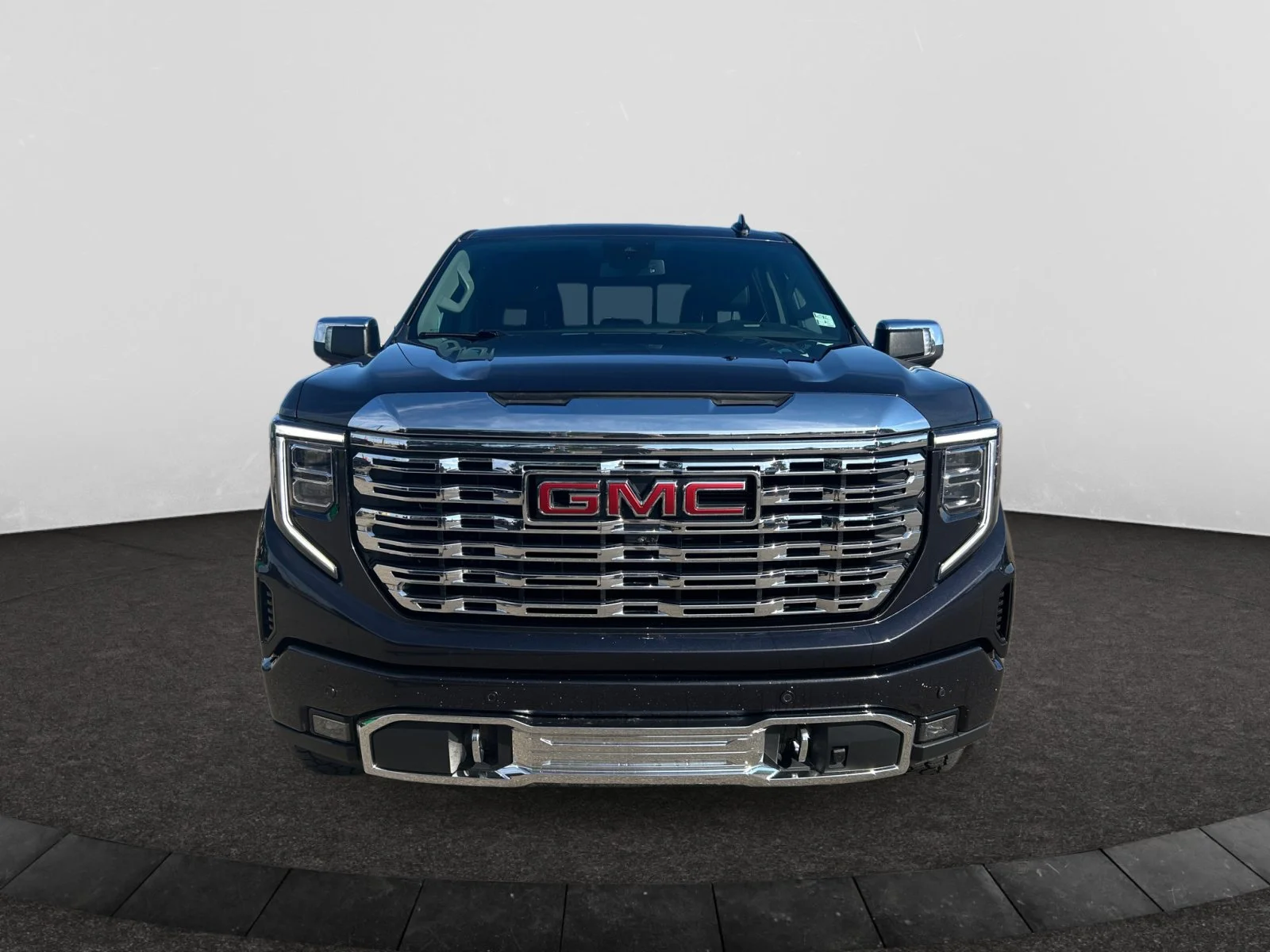 Used 2023 TITANTIUM RUSH GMC Denali Crew Cab image 8
