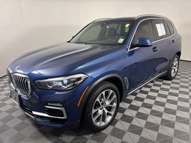 Used 2019 Blue BMW xDrive40i image 3