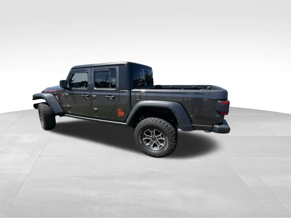 Used 2024 Gray Jeep Mojave image 8
