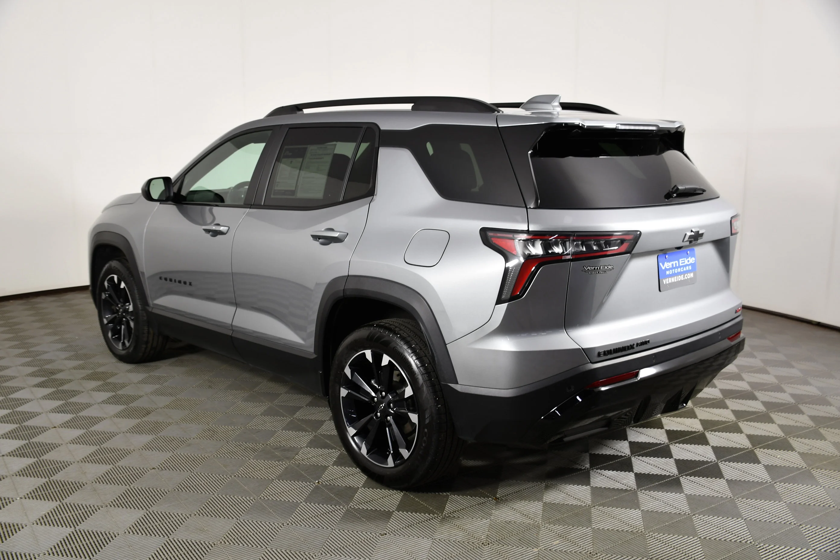 Used 2025 Sterling Gray Metallic Chevrolet AWD RS image 8