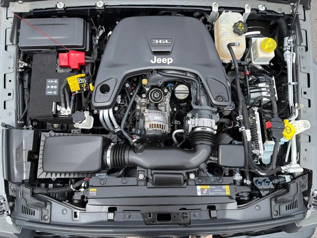 Used 2021 Gray Jeep Sport image 8