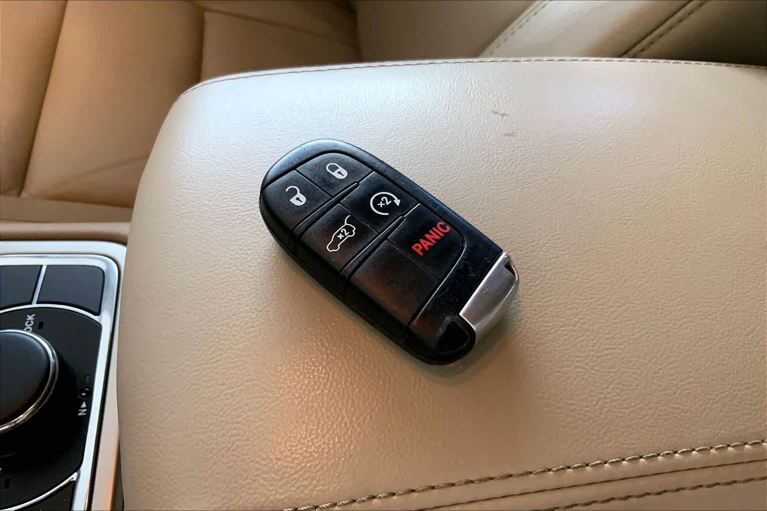 Used 2017 Bright White Clearcoat Jeep Limited image 15
