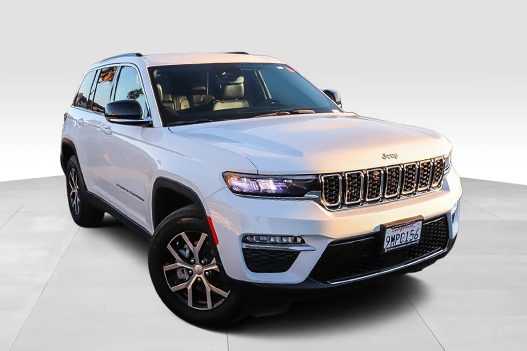 Used 2024 White Jeep Limited image 2