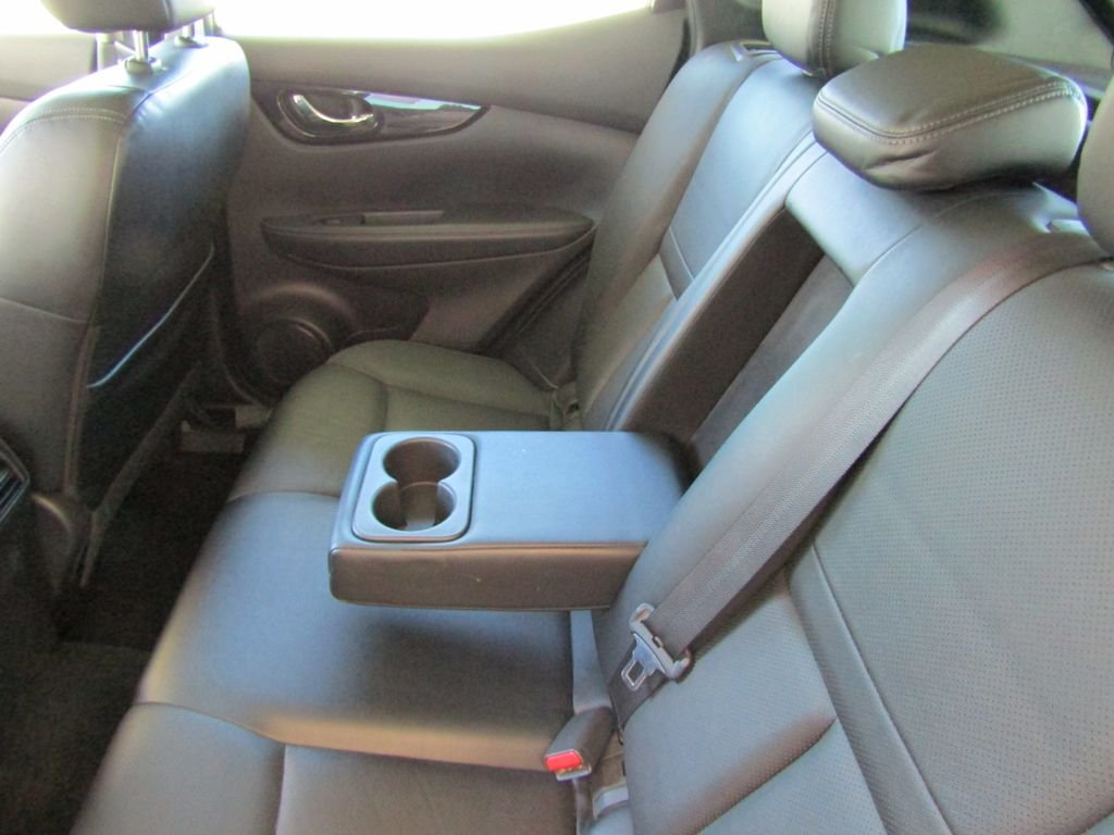 Used 2017 Black Nissan SL image 29