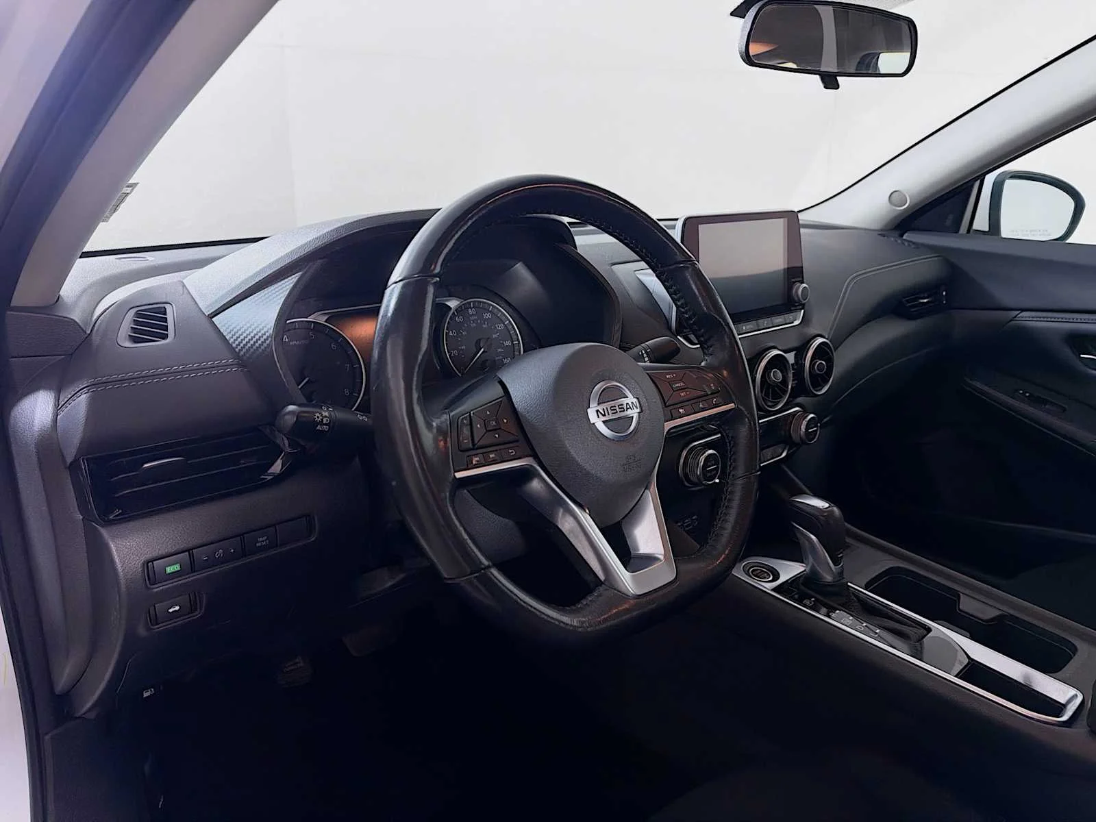 Certified Used 2022 Aspen White TriCoat Pearl Nissan SV image 7