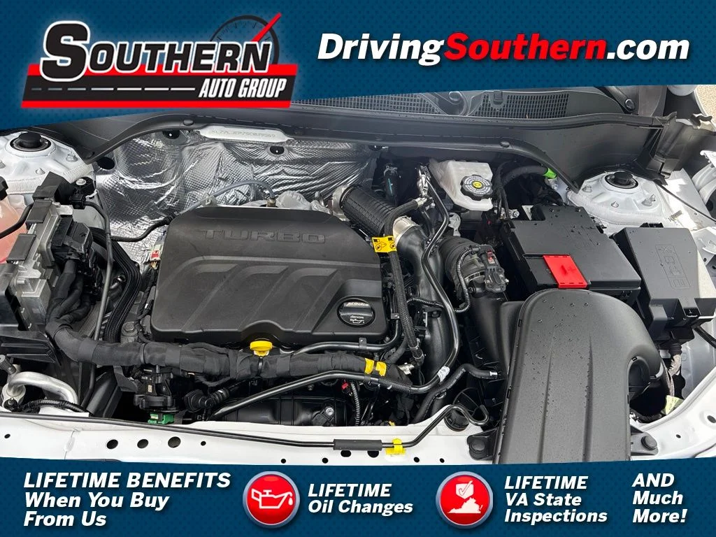 Used 2025 White Chevrolet 2RS image 1