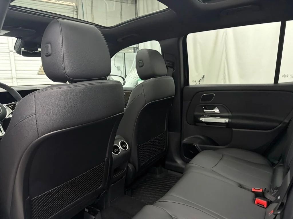 New 2026 Black Mercedes-Benz GLB 250 image 17