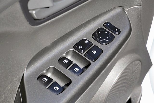 Used 2023 White Hyundai SEL image 22