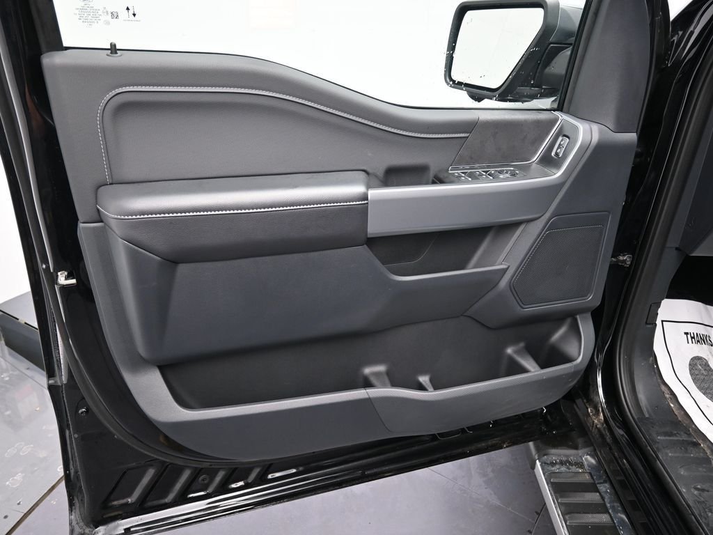 2025 Ford F-150 XLT - Photo 9
