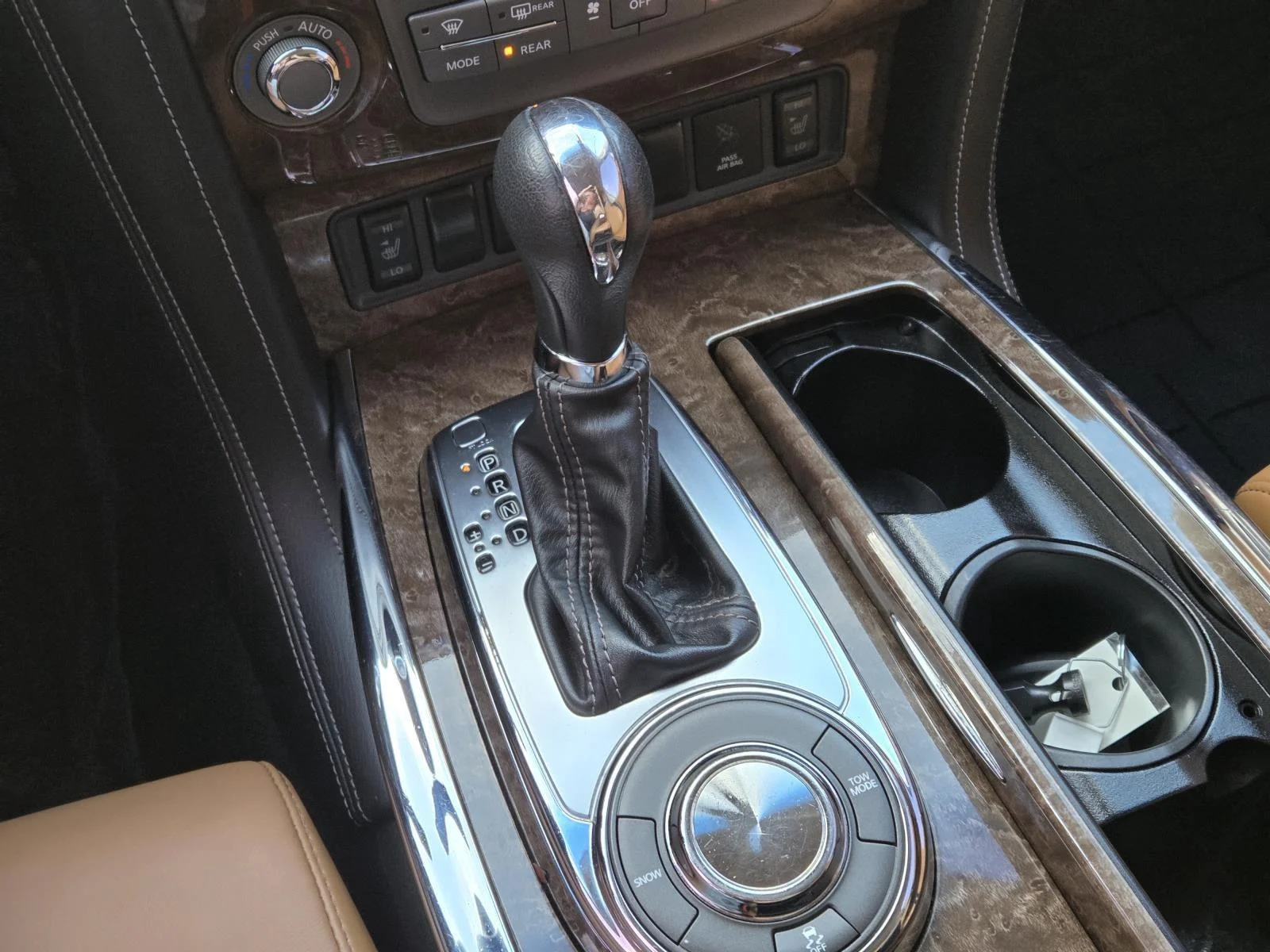 Used 2017 Black Obsidian INFINITI Signature Edition image 31