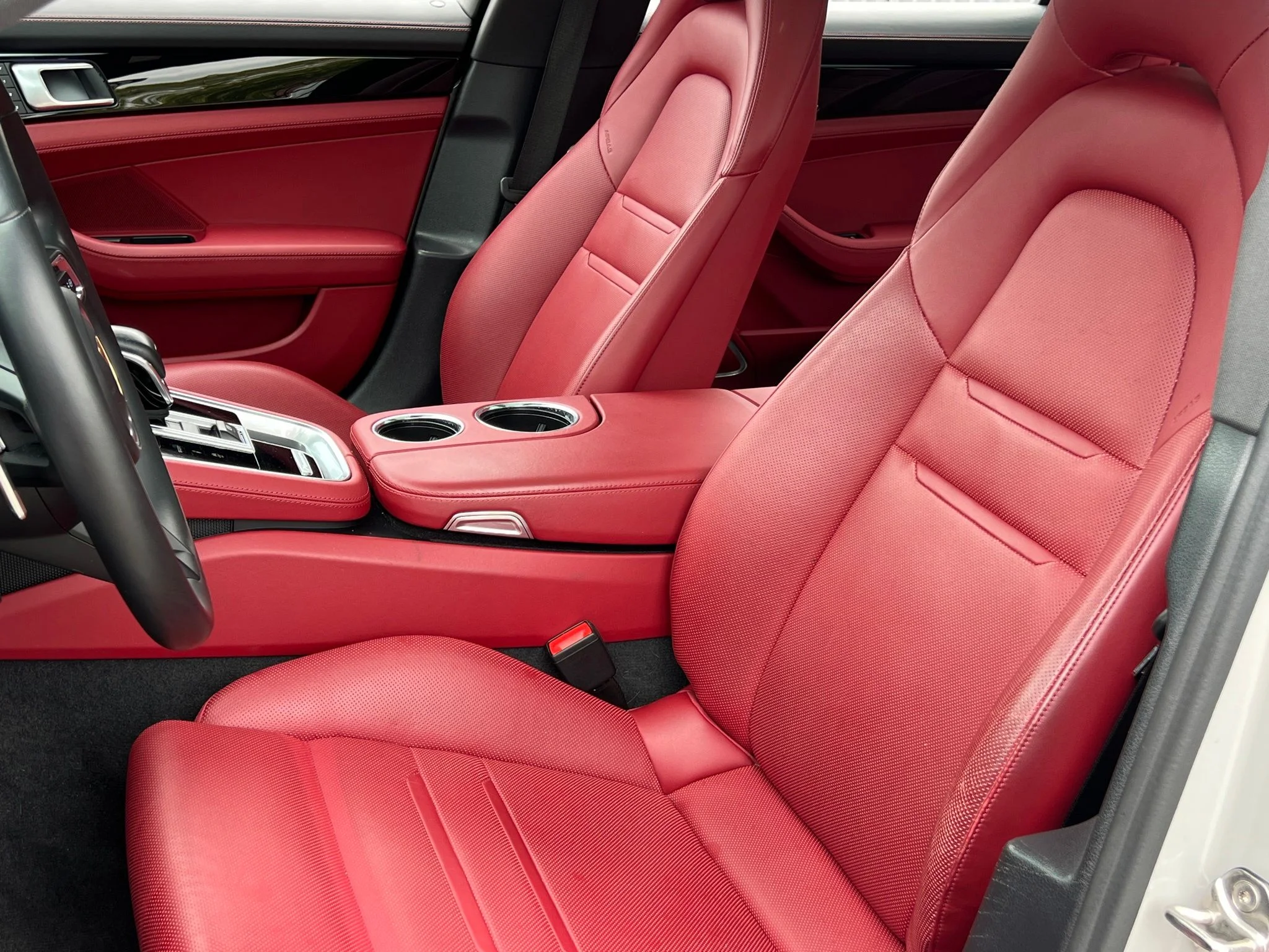 Used 2023 Beige Porsche 4 Executive image 24