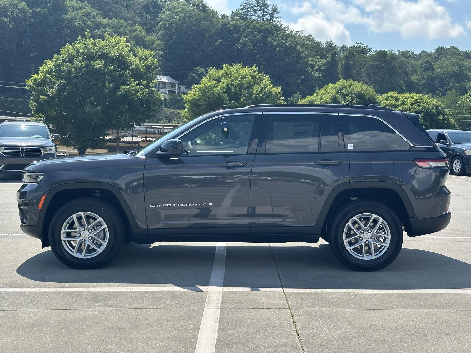 New 2026 Baltic Gray Metallic Clearcoat Jeep Laredo X image 4