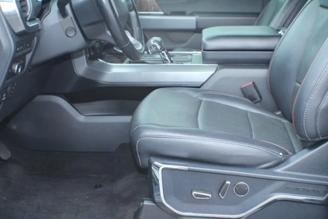 Used 2021  Ford  image 13
