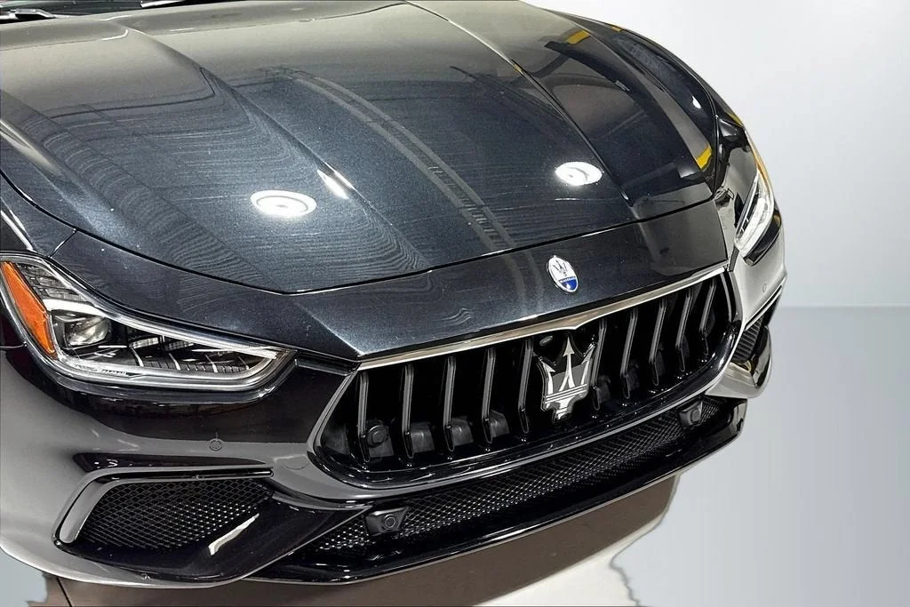 Used 2023 Nero Ribelle Metallic Maserati Modena image 33